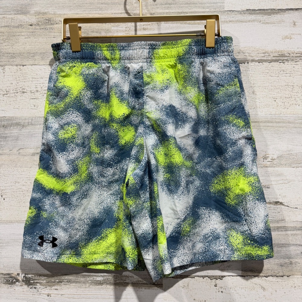 Under Armour Shorts Boys YXL Green Grey Camo Loose Fit Athletic Sport EUC